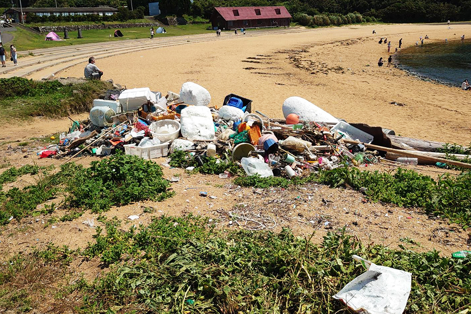 波戸岬のプラスチックゴミ